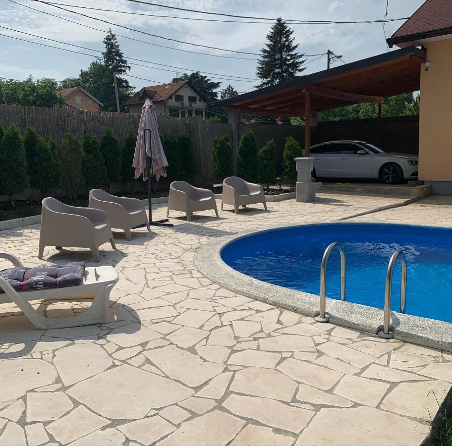 Mika'S Poolhouse Villa Beograd Ngoại thất bức ảnh