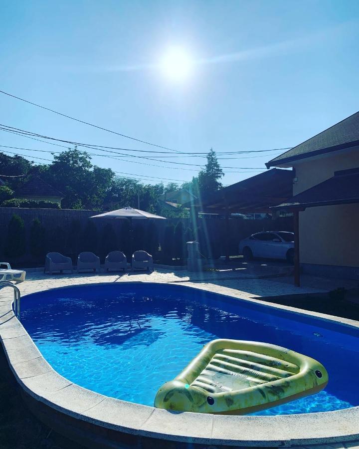 Mika'S Poolhouse Villa Beograd Ngoại thất bức ảnh