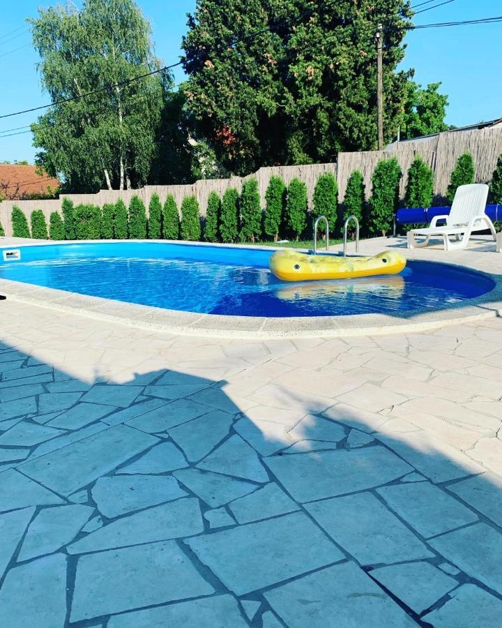 Mika'S Poolhouse Villa Beograd Ngoại thất bức ảnh