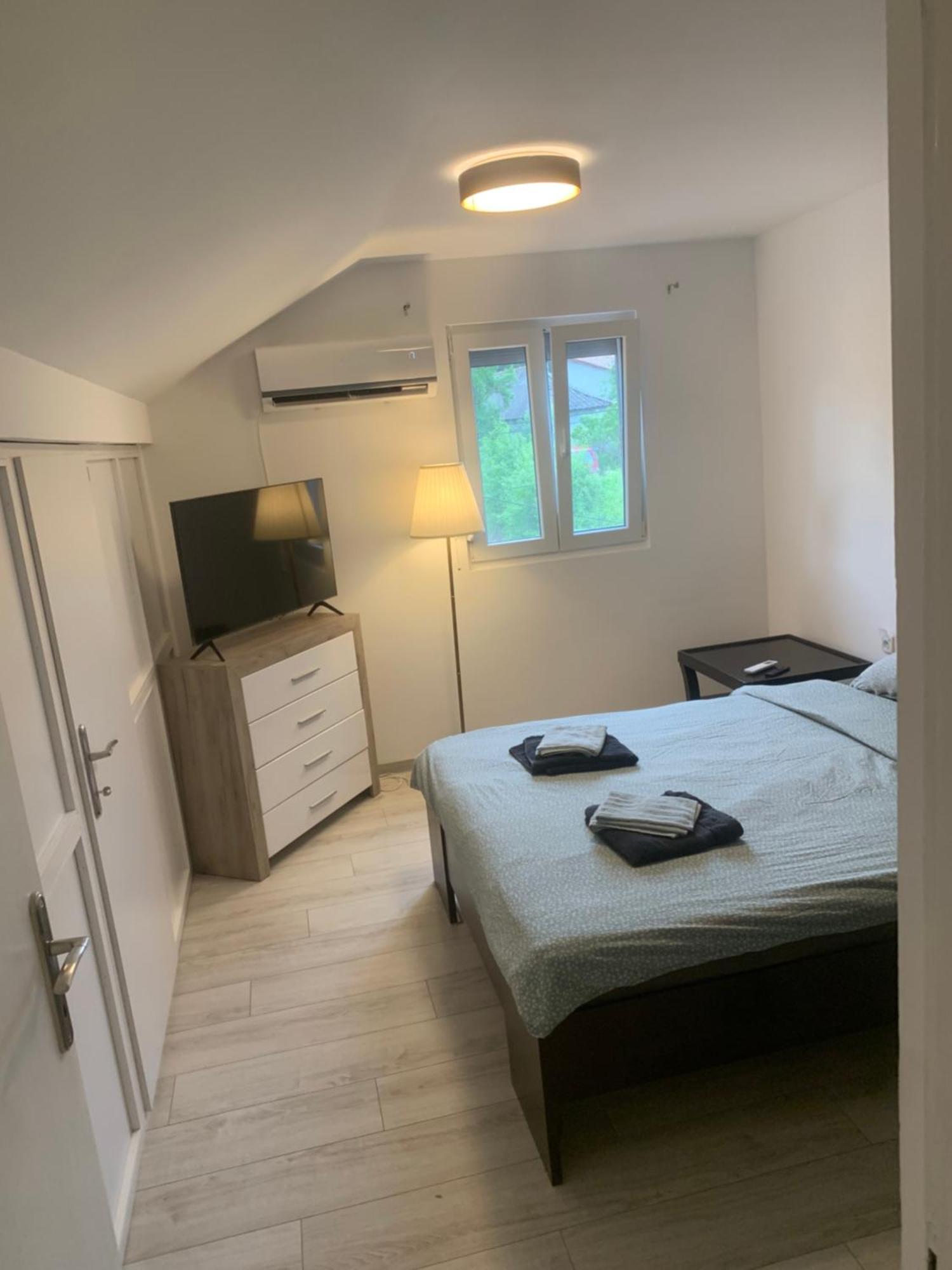 Mika'S Poolhouse Villa Beograd Ngoại thất bức ảnh
